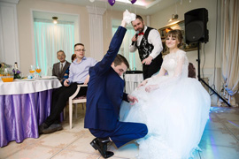 Ведущий тамада на свадьбу в СПб Артём фото 1